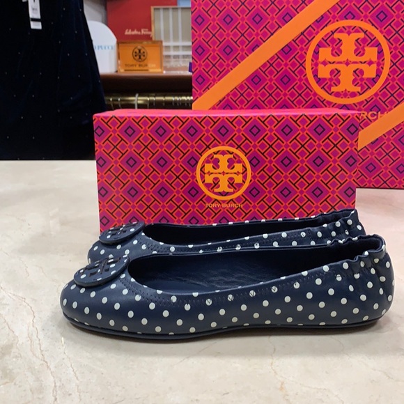 TORY BURCH NAPPA LEATHER TRAVEL BALLET FLATS CLASSIC NAVY DOTS SIZE 8.5 - Picture 12 of 16